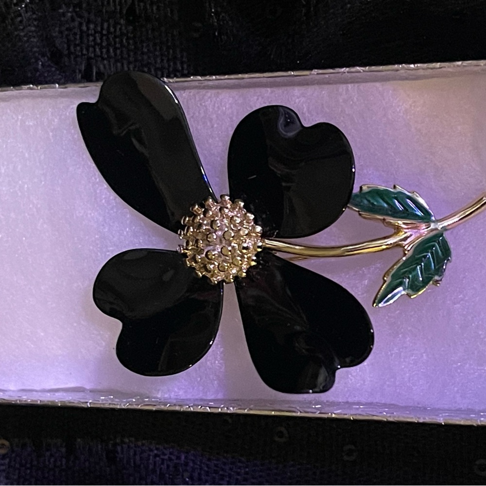 Sarah Coventry Flower Brooch